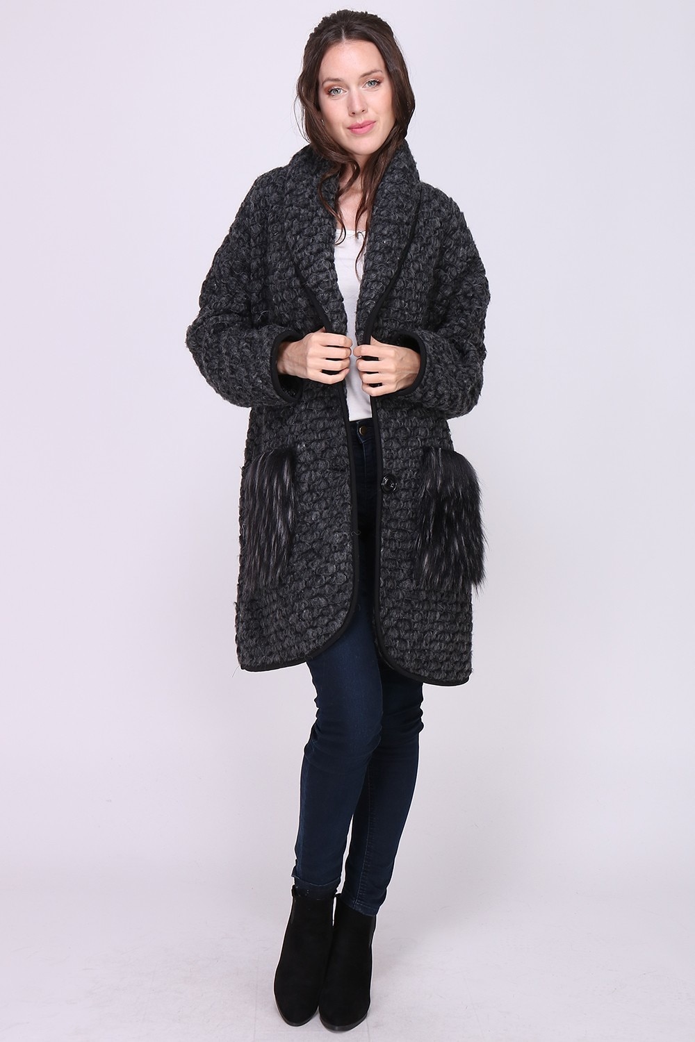 Jacheta gri cu buzunare din blana artificiala, marime Onesize INTL