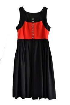 Rochie clos, culoare rosu-negru, cu naturi metalici, marime 40/42 EU, model unic Rochie clos, culoare rosu-negru, cu naturi metalici, marime 40/42 EU, model unic