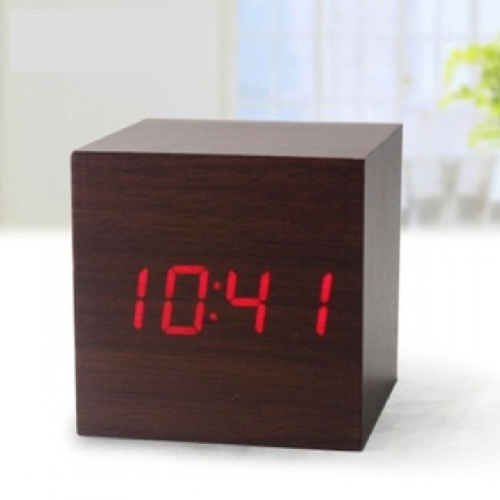 Стилен дървен часовник под формата на куб, OEM LED/календар/температураОРЕХ