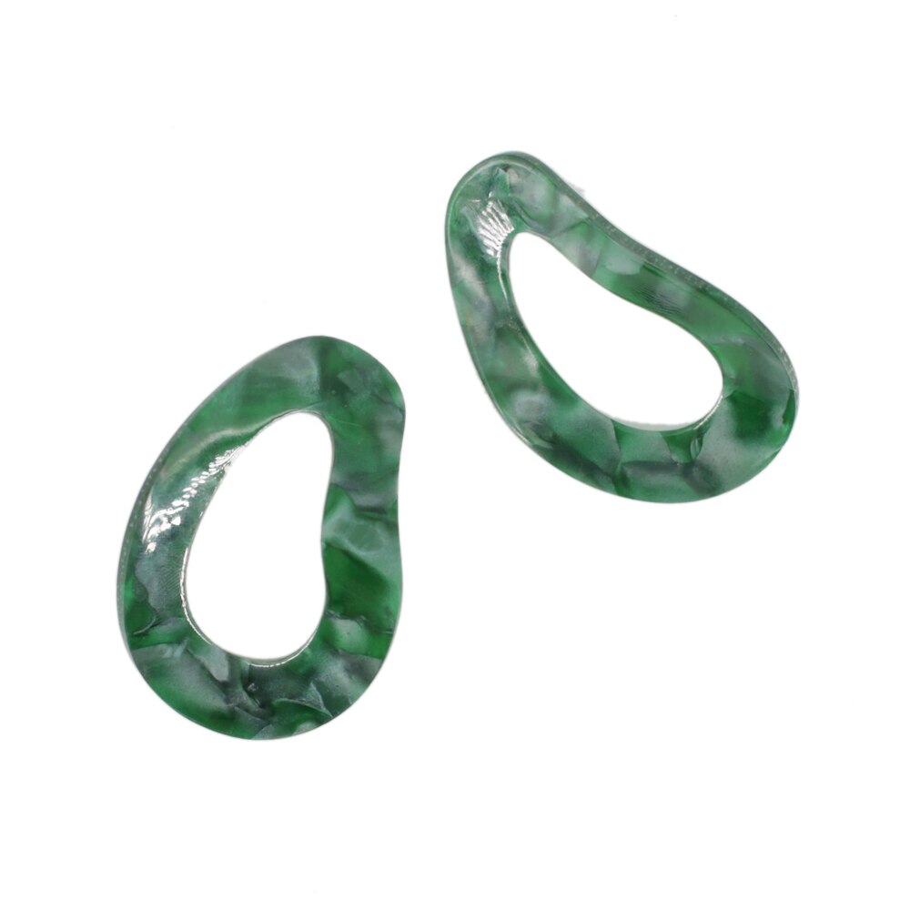 Cercei onduleu, acril si rasina, culoare verde