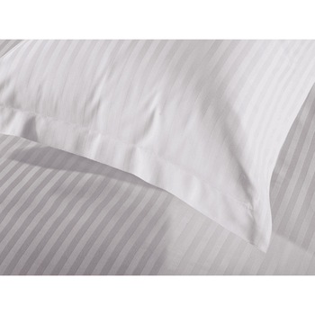 Lenjerie de pat 2 persoane Bosfor Decor, 100%bumbac saten , cearsaf pat alb dungi , cearsaf pilota alb si dungi. Lenjerie de pat 2 persoane Bosfor Decor, 100%bumbac saten , cearsaf pat alb dungi , cearsaf pilota alb si dungi.