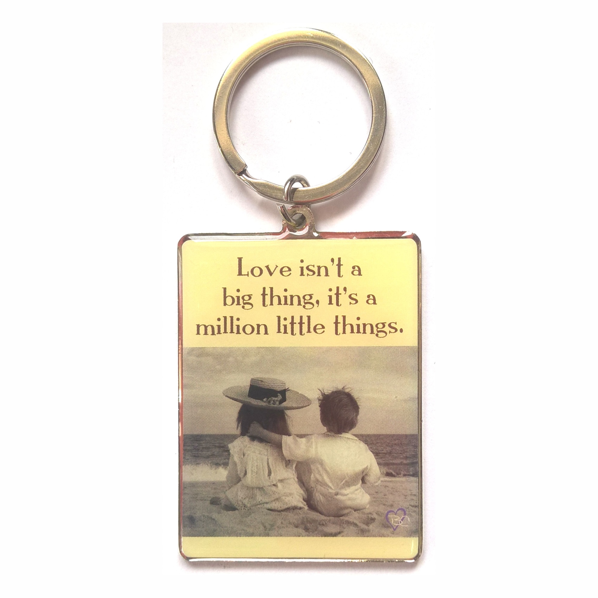 Breloc metalic - Love isn't a big thing