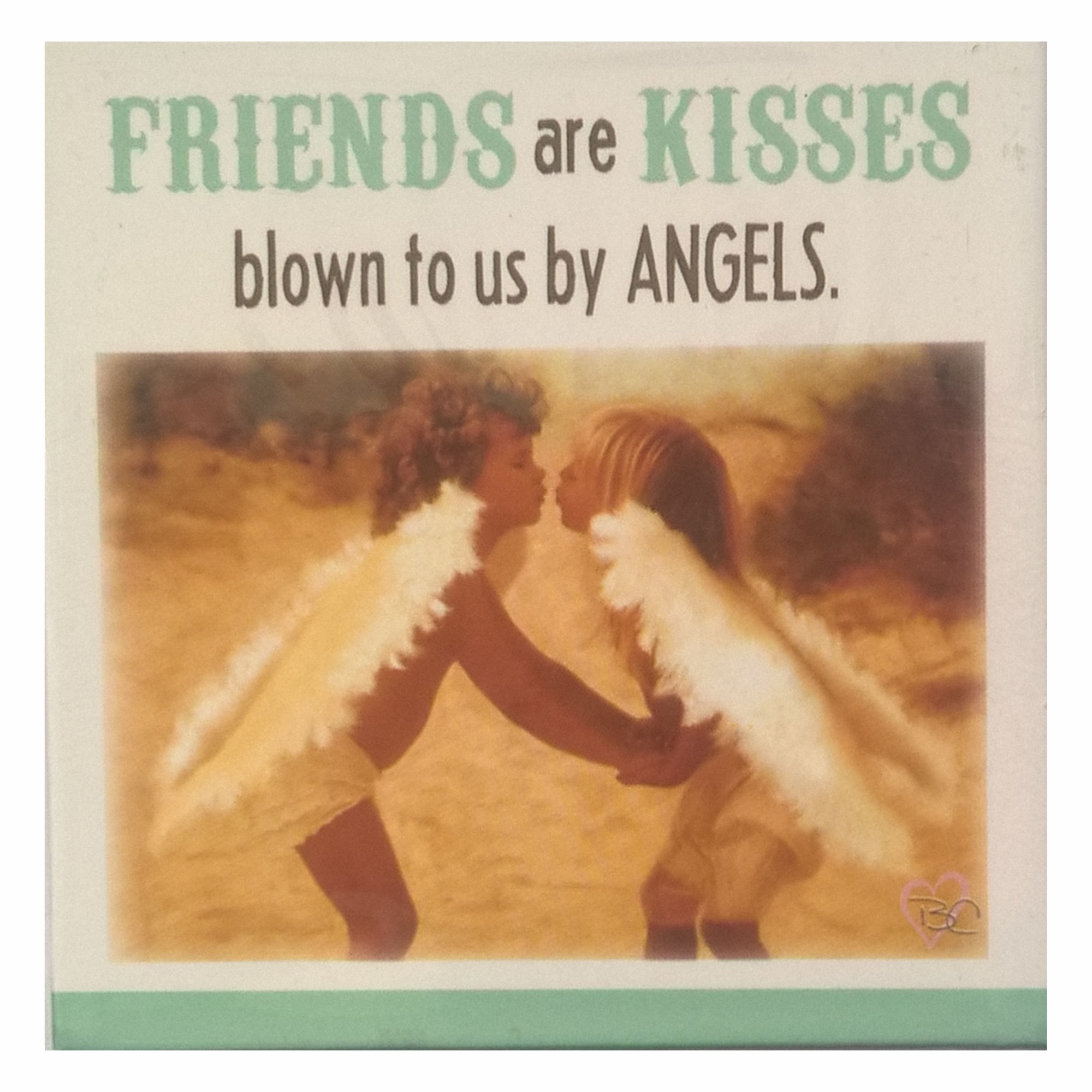 Magnet de frigider Friends are kisses