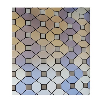 Folie decorativa pentru geam autoadeziva vitraliu romb mov, 10 m x 0.9 m Folie decorativa pentru geam autoadeziva vitraliu romb mov, 10 m x 0.9 m