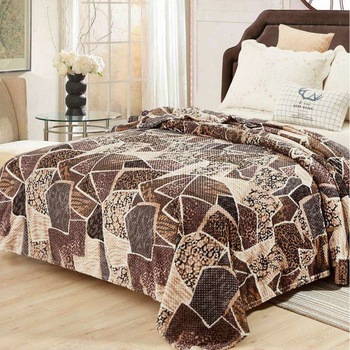 Patura Cocolino moale, gofrata maro cu model, punga cadou 200X230cm Gf29 Patura Cocolino moale, gofrata maro cu model, punga cadou 200X230cm Gf29