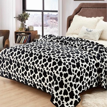 Patura Cocolino moale, alb/negru, cu model, punga cadou 200X230cm Gf22 Patura Cocolino moale, alb/negru, cu model, punga cadou 200X230cm Gf22