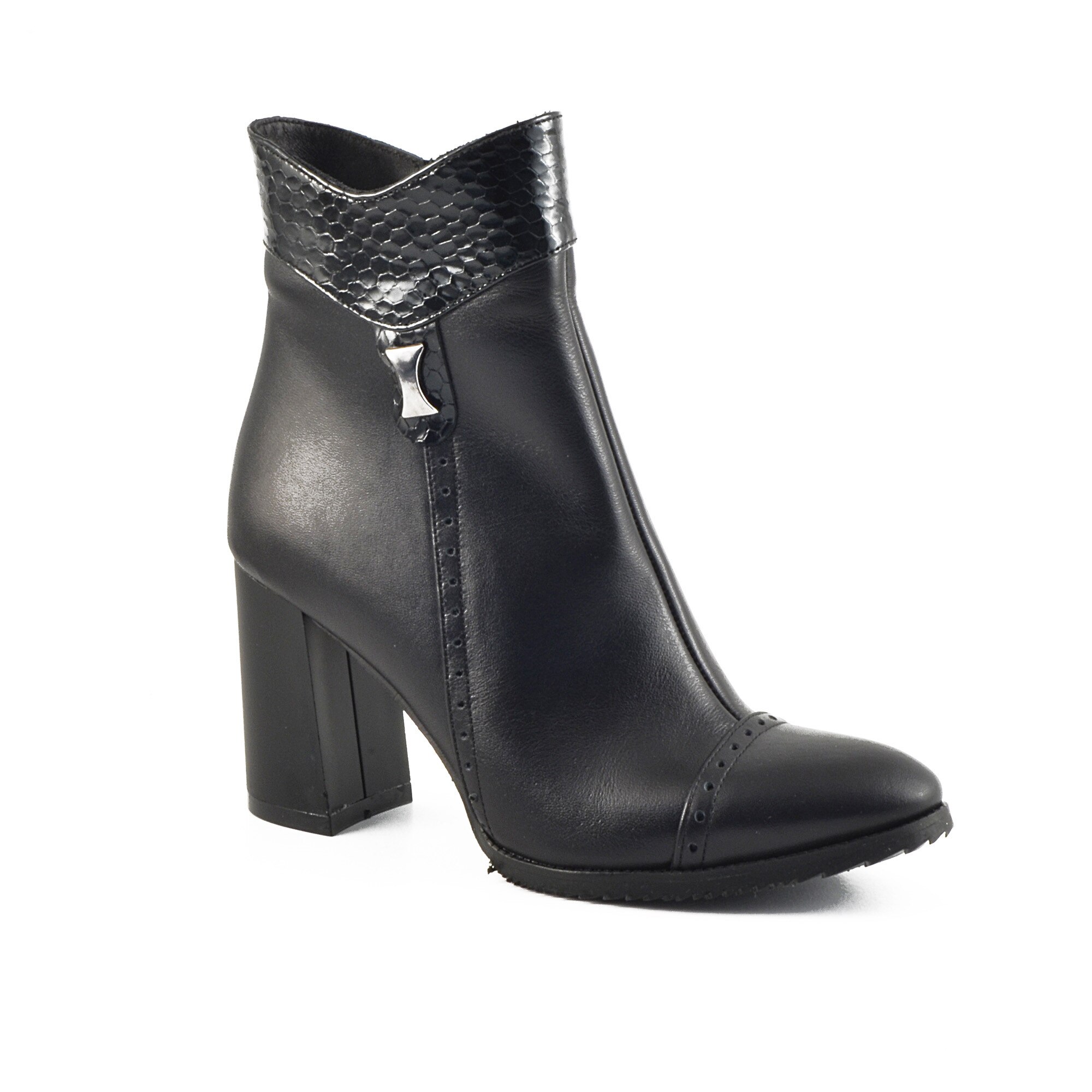 Ghete dama Rinascenti, 643, Negru