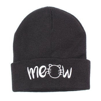 Caciula elastica tricotata neagra , cu mesaj Meow Caciula elastica tricotata neagra , cu mesaj Meow