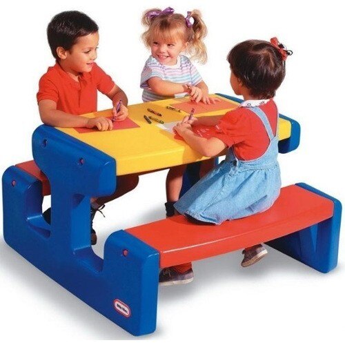 Masuta Little Tikes Picnic Albastra cu 4 Locuri
