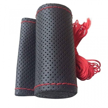 Husa volan LUX EVO cu ac si ata piele cu gaurele marime: M Culoare: negru cu cusatura rosie Husa volan LUX EVO cu ac si ata piele cu gaurele marime: M Culoare: negru cu cusatura rosie