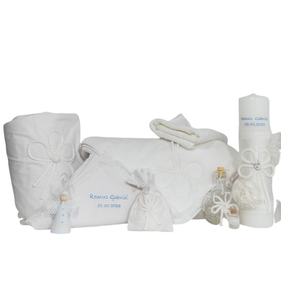 Set botez alb unicat 10 piese - trusou, paturica, lumanare si cufar pentru botez biserica, Odorul Mamei, - Ursitoarea cu noroc