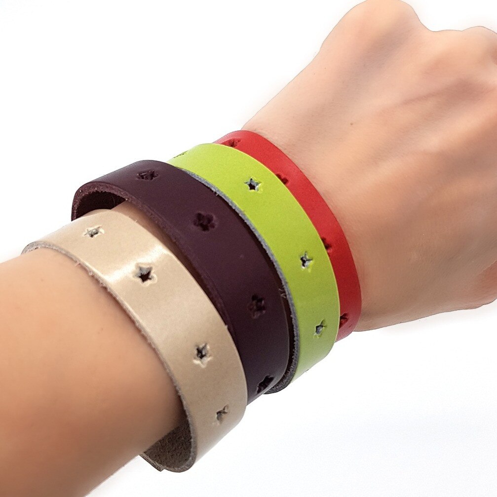 Bratara simpla Decoranna Handcraft din piele naturala lacuita, cu capsa, bej sidefat