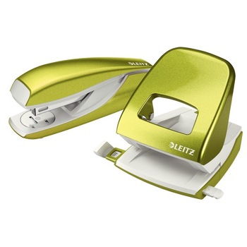 Set Capsator 24/6 Leitz 5502 + Perforator din metal Leitz 5008, 30 coli, verde metalizat Set Capsator 24/6 Leitz 5502 + Perforator din metal Leitz 5008, 30 coli, verde metalizat