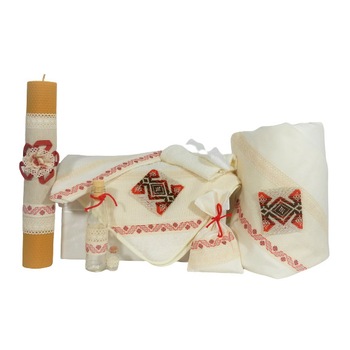 Set botez unicat ivoire10 piese- trusou, paturica, lumanare din ceara naturala si cufar Petic Tesut, Odorul Mamei Set botez unicat ivoire10 piese- trusou, paturica, lumanare din ceara naturala si cufar Petic Tesut, Odorul Mamei