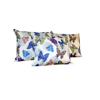 Set 3 perne decorative MobAmbient 45x45 cm, Alb Albastru Galben Portocaliu, doua fete, imprimeu cu fluturi si gri, material textil, fata detasabila, inchidere cu fermoar Set 3 perne decorative MobAmbient 45x45 cm, Alb Albastru Galben Portocaliu, doua fete, imprimeu cu fluturi si gri, material textil, fata detasabila, inchidere cu fermoar