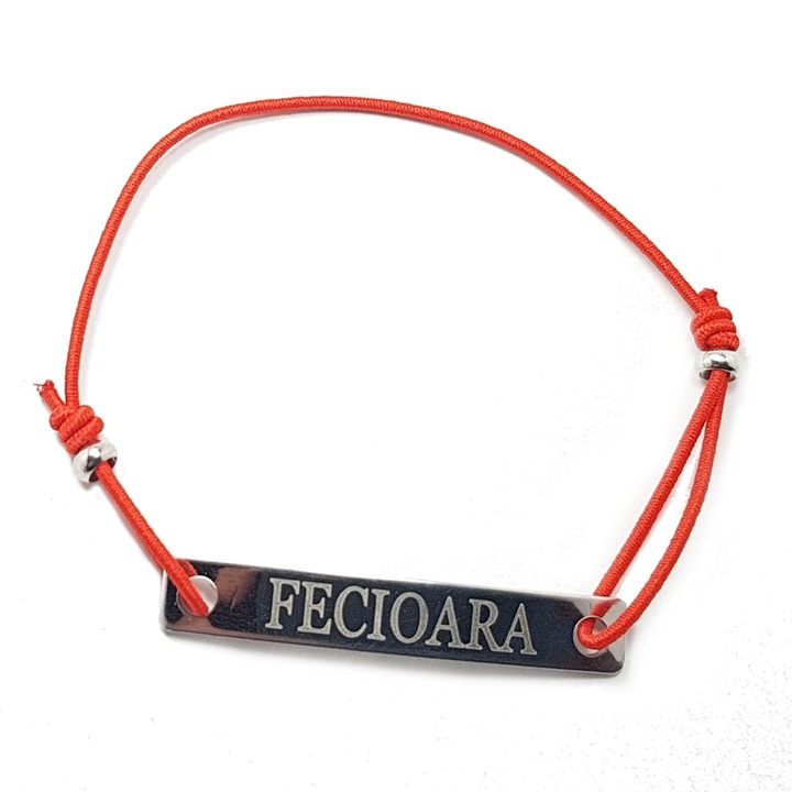 Bratara rosie cu snur ajustabil si placuta gravata cu zodia fecioara