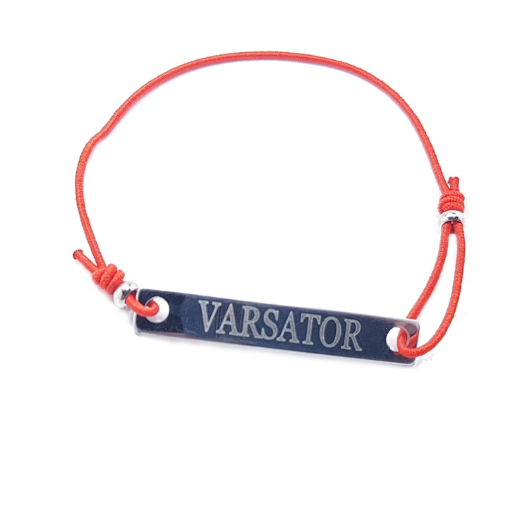 Bratara rosie cu snur ajustabil si placuta gravata cu zodia varsator