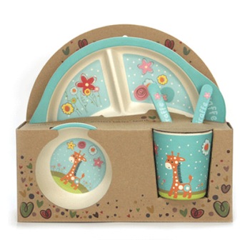 Set de masa 5 piese RAKI JIRAF pentru copii cu farfurie rotunda 3 compartimente, bol, cana, lingurita si furculita, compatibil microunda Set de masa 5 piese RAKI JIRAF pentru copii cu farfurie rotunda 3 compartimente, bol, cana, lingurita si furculita, compatibil microunda