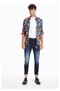 Blugi barbati, Desigual, cu imprimeu uni, din bumbac, Chase, Albastru inchis Blugi barbati, Desigual, cu imprimeu uni, din bumbac, Chase, Albastru inchis