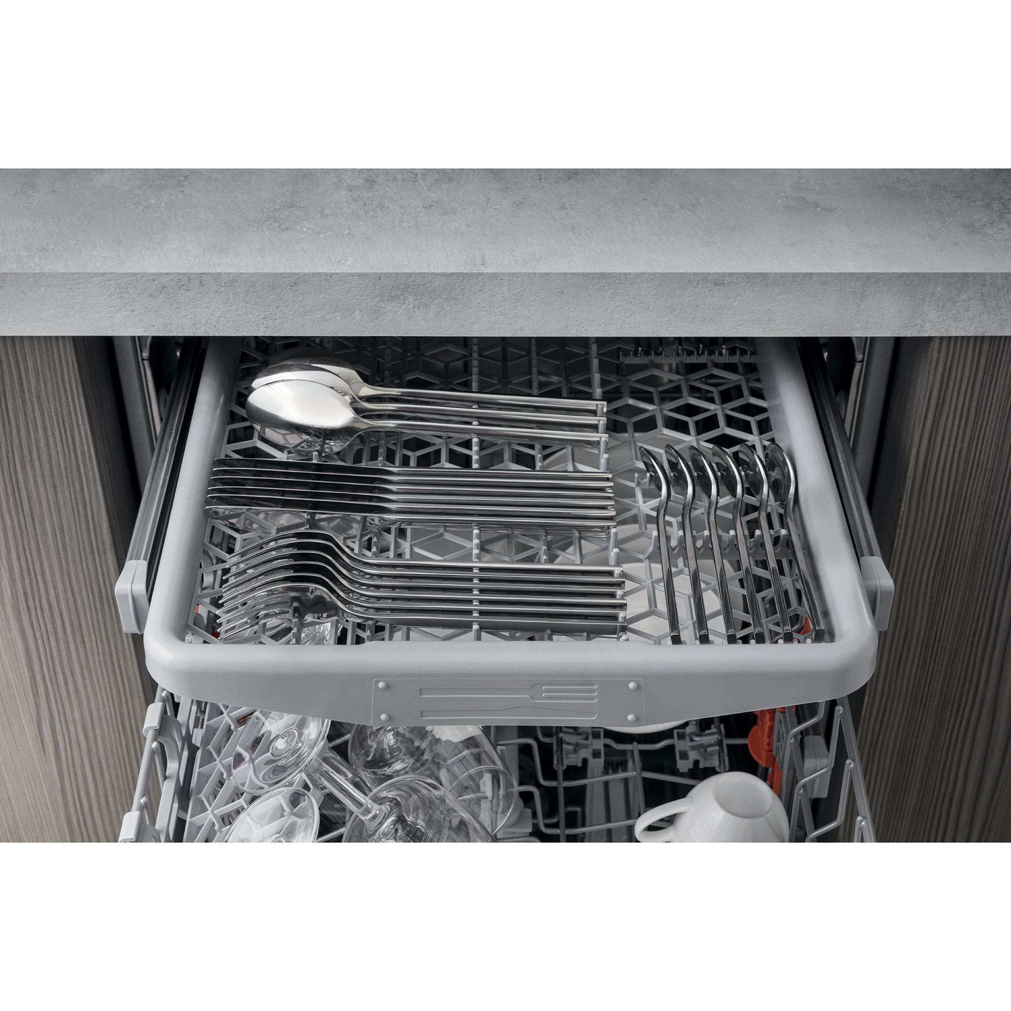 Первое включение посудомоечной машины. Hotpoint HSIP 4o21 Wfe. Hotpoint Ariston HSIP 4021 Wfe. Первый запуск посудомойки.