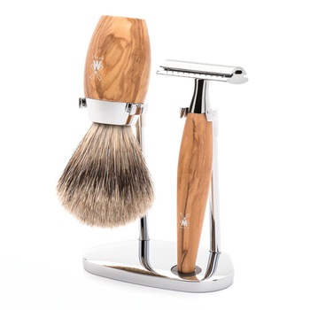 Set de barbierit cu aparat de ras clasic si pamatuf Fine Badger cu par de bursuc si maner din lemn de maslin S 281 H 870 SR Set de barbierit cu aparat de ras clasic si pamatuf Fine Badger cu par de bursuc si maner din lemn de maslin S 281 H 870 SR
