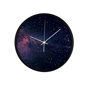 Ceas perete, produs DekoStore, pentru birou, living sau showroom, cu mecanism silentios, Noapte instelata, diametru 30 cm, rama neagra din plastic Ceas perete, produs DekoStore, pentru birou, living sau showroom, cu mecanism silentios, Noapte instelata, diametru 30 cm, rama neagra din plastic