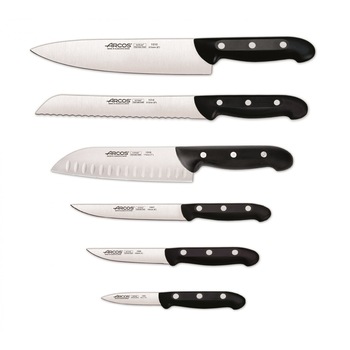 Set Promotie ARCOS Maitre 6 piese: Cutitul Bucatarului 215mm+ Cutit pentru Paine 210mm+ Cutit Santoku 170mm+ Cutit de Bucatarie 150mm+ Cutit pentru Legume si Fructe 105mm+ Cutit pentru Decojit 80mm Set Promotie ARCOS Maitre 6 piese: Cutitul Bucatarului 215mm+ Cutit pentru Paine 210mm+ Cutit Santoku 170mm+ Cutit de Bucatarie 150mm+ Cutit pentru Legume si Fructe 105mm+ Cutit pentru Decojit 80mm