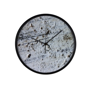 Ceas perete, produs DekoStore, pentru birou, living sau showroom, cu mecanism silentios, Inceput de mucegai pe perete, diametru 30 cm, rama neagra din plastic Ceas perete, produs DekoStore, pentru birou, living sau showroom, cu mecanism silentios, Inceput de mucegai pe perete, diametru 30 cm, rama neagra din plastic