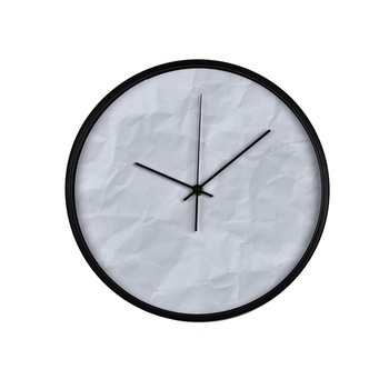 Ceas perete, produs DekoStore, pentru birou, living sau showroom, cu mecanism silentios, Hartie alba sifonata/mototolita, diametru 30 cm, rama neagra din plastic Ceas perete, produs DekoStore, pentru birou, living sau showroom, cu mecanism silentios, Hartie alba sifonata/mototolita, diametru 30 cm, rama neagra din plastic