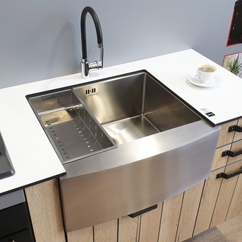 Set chiuveta bucatarie cu front vizibil inox CookingAid Farm House Apron Standard cu 3 accesorii Scurgator Vase + Gratar Inox + Dozator Sapun Inox, 620mm x 559 mm, adancime cuva 254mm, montare pe blat, finisaj satinat Farmhouse Set chiuveta bucatarie cu front vizibil inox CookingAid Farm House Apron Standard cu 3 accesorii Scurgator Vase + Gratar Inox + Dozator Sapun Inox, 620mm x 559 mm, adancime cuva 254mm, montare pe blat, finisaj satinat Farmhouse