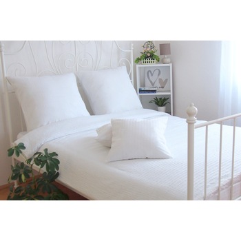 Lenjerie de pat, 4 piese, Partener Tex, Pat dublu, din bumbac 100% Ranforce Creponat, Alb Lenjerie de pat, 4 piese, Partener Tex, Pat dublu, din bumbac 100% Ranforce Creponat, Alb