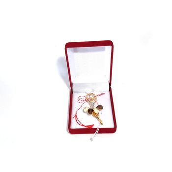 Martisor tip brosa Balerina cu pietre in cutie de catifea Martisor tip brosa Balerina cu pietre in cutie de catifea