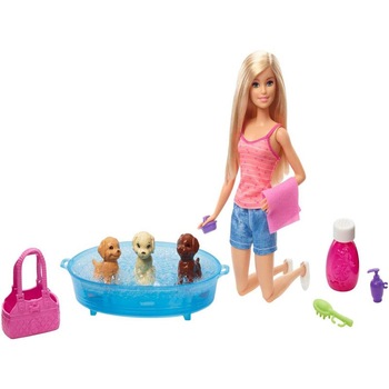Set de joaca Mattel Papusa Barbie si 3 catelusi Set de joaca Mattel Papusa Barbie si 3 catelusi
