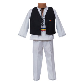Costum popular baieti, 4 piese, alb, marimea 128 Costum popular baieti, 4 piese, alb, marimea 128