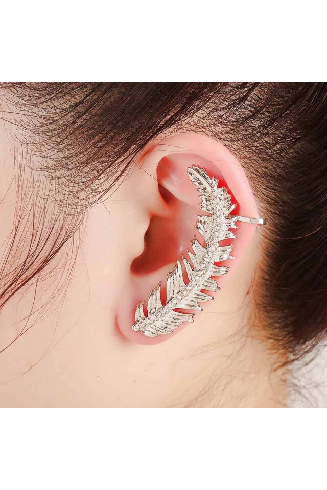 Cercel Ear Cuff Frunza Arcuita Pe Ureche Cu Cristale Mici Pe Mijloc Cercel Ear Cuff Frunza Arcuita Pe Ureche Cu Cristale Mici Pe Mijloc