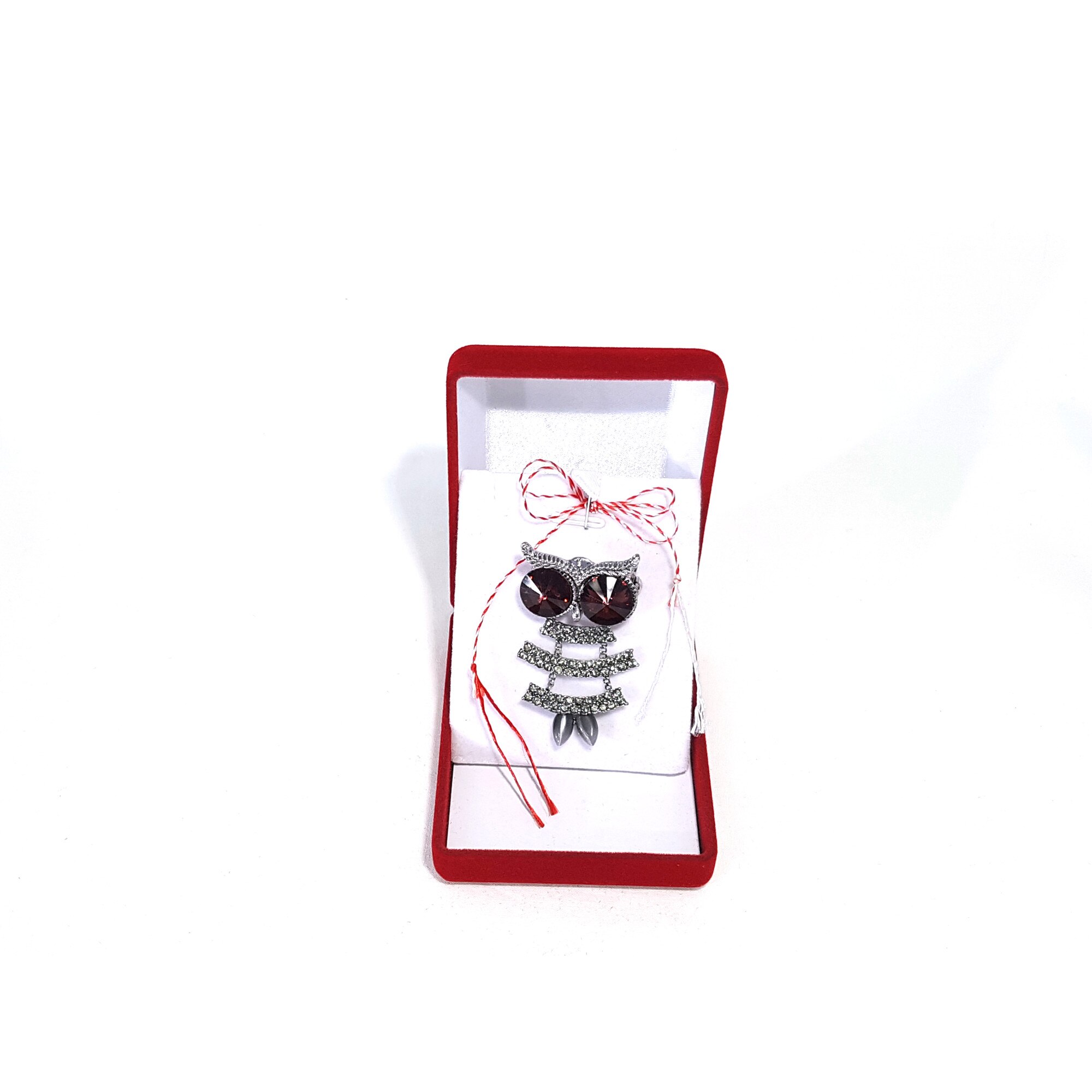 Martisor tip brosa Bufnita argintie cu pietre in cutie de catifea