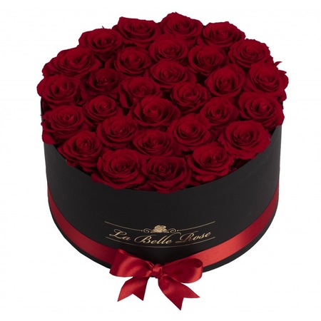 Golyama Cherna Kutiya Ot La Belle Rose S 25 30 Cherveni Rozi Emag Bg