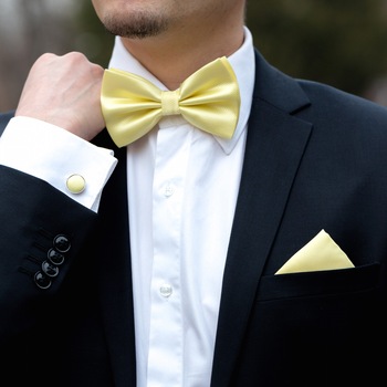 Set galben papion, batista si butoni camasa Set galben papion, batista si butoni camasa