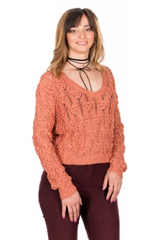 Pulover tricotat design 3D, marime M-L Pulover tricotat design 3D, marime M-L