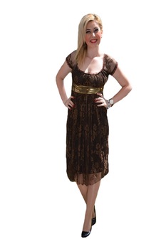 Rochie cu o suprapunere de tul cu insertii aurii, D&J Exclusive, Maro Rochie cu o suprapunere de tul cu insertii aurii, D&J Exclusive, Maro