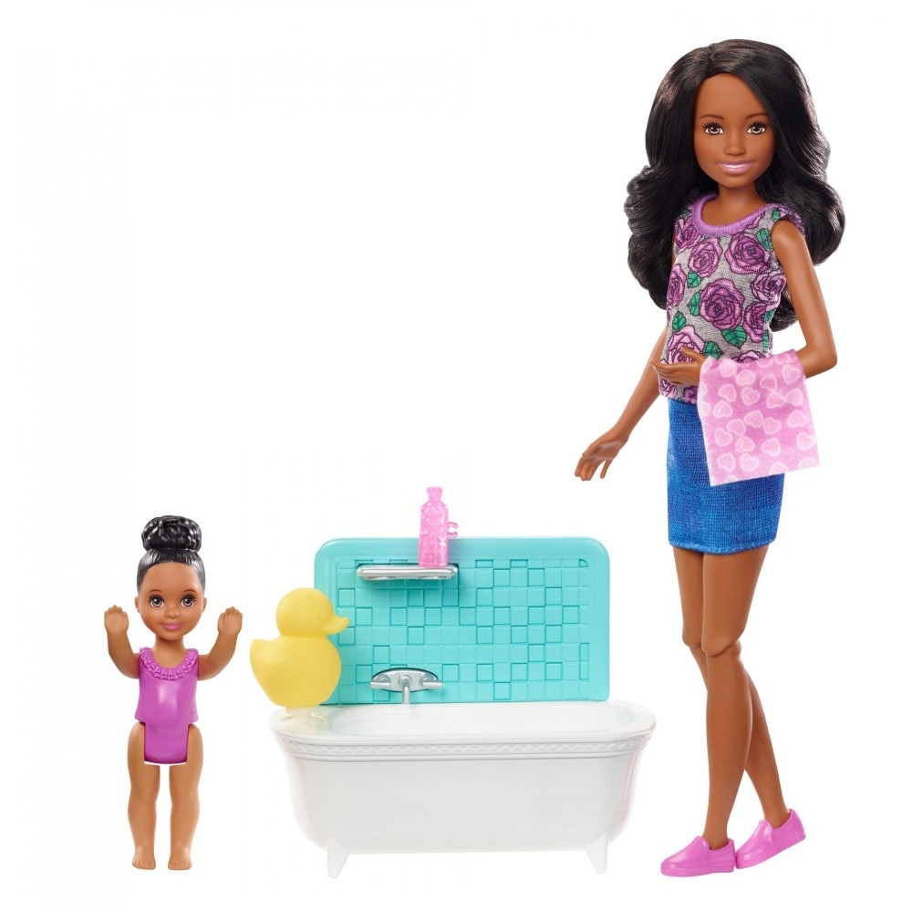 Set de joaca Mattel Barbie Babysitters Mulatra cu un copil la baie