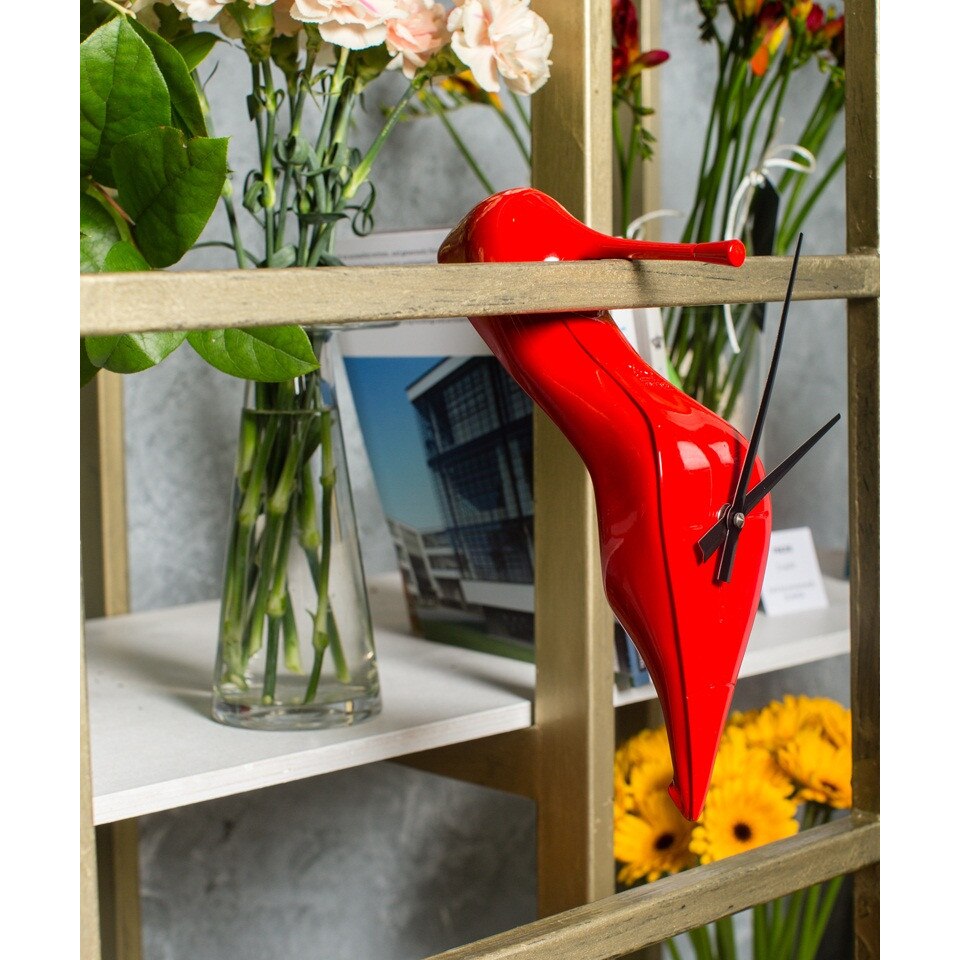 Ceas de perete pantof Brigitte, de culoare rosu lucios, Antartidee by iLUX