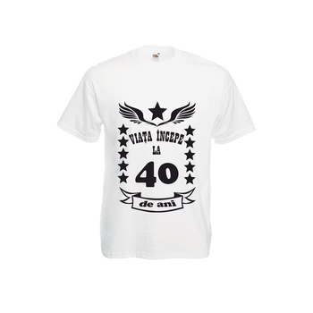 Tricou barbat personalizat Fruit of the loom aniversare Varsta viata incepe la 40 ani alb M Tricou barbat personalizat Fruit of the loom aniversare Varsta viata incepe la 40 ani alb M