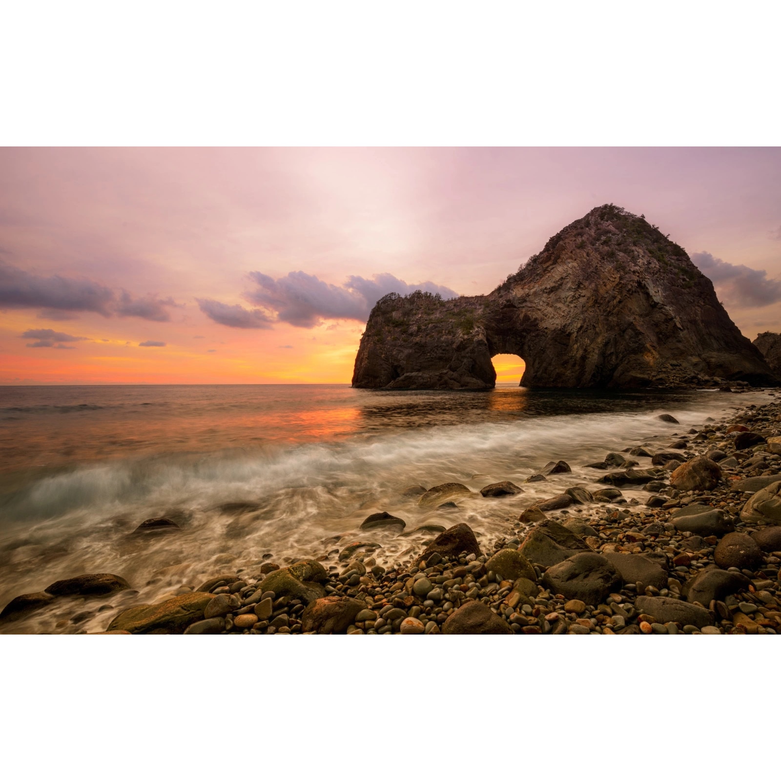 Fototapet din autocolant de perete Stanca in apa 270 x 200 cm