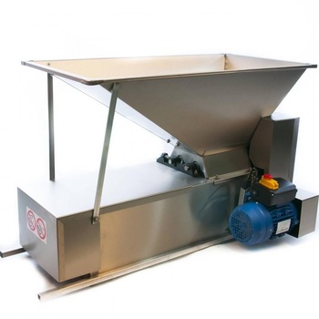 Zdrobitor-Desciorchinator struguri cu motor, ENO 3 INOX, productivitate 1000-1200 kg/h Zdrobitor-Desciorchinator struguri cu motor, ENO 3 INOX, productivitate 1000-1200 kg/h