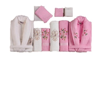 Set baie Belinda 10 piese, 2 halate + 6 prosoape + 2 saculeti, culori alb + roz trandafiriu Set baie Belinda 10 piese, 2 halate + 6 prosoape + 2 saculeti, culori alb + roz trandafiriu