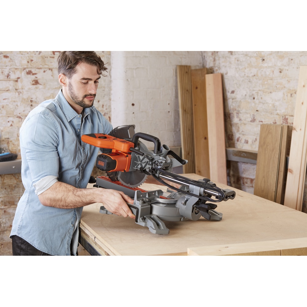 BLACK & DECKER CS1550-QS 1500W ø66mm Corded circular saw with a