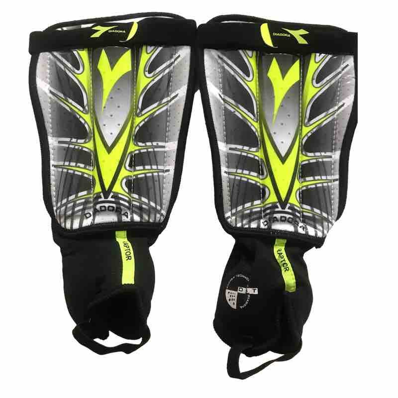 Aparatori fotbal Diadora, marime L