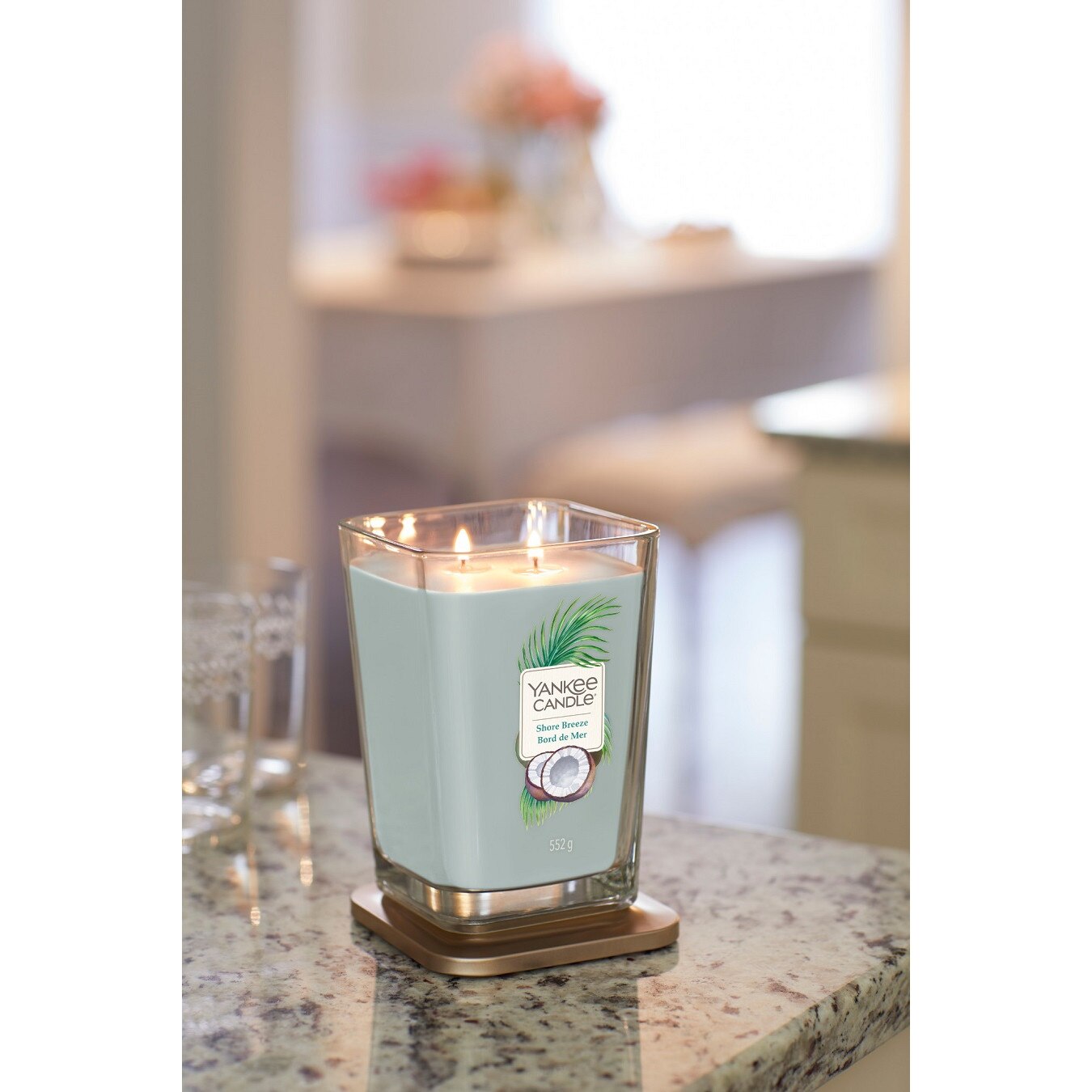 Ароматна свещ Yankee Candle Shore Breeze, Колекция Elevation, Голям