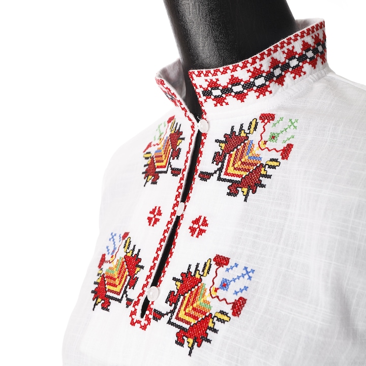 Дамска риза с тракийска народни мотиви, Бяла, Размер 38